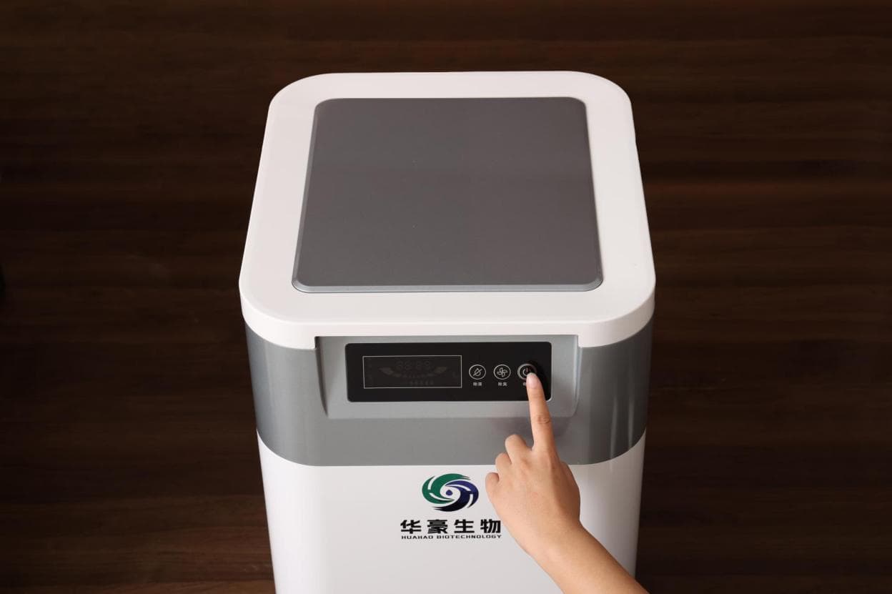 One-touch operation of the Budloop electric composter